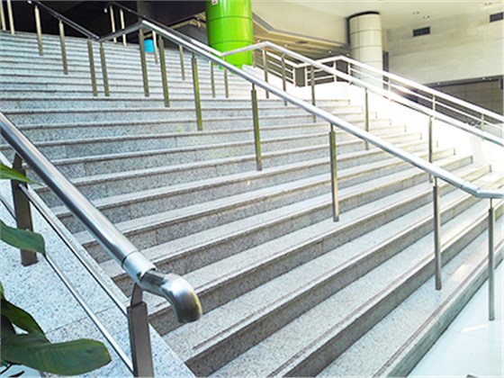 不銹鋼護(hù)欄