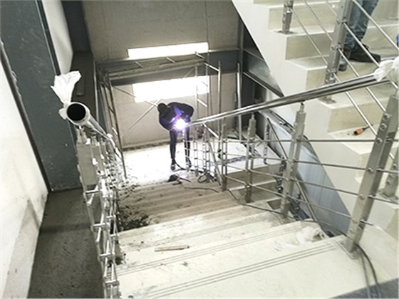 不銹鋼護(hù)欄